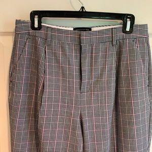 Banana Republic high-rise, tapered pants. Size 6